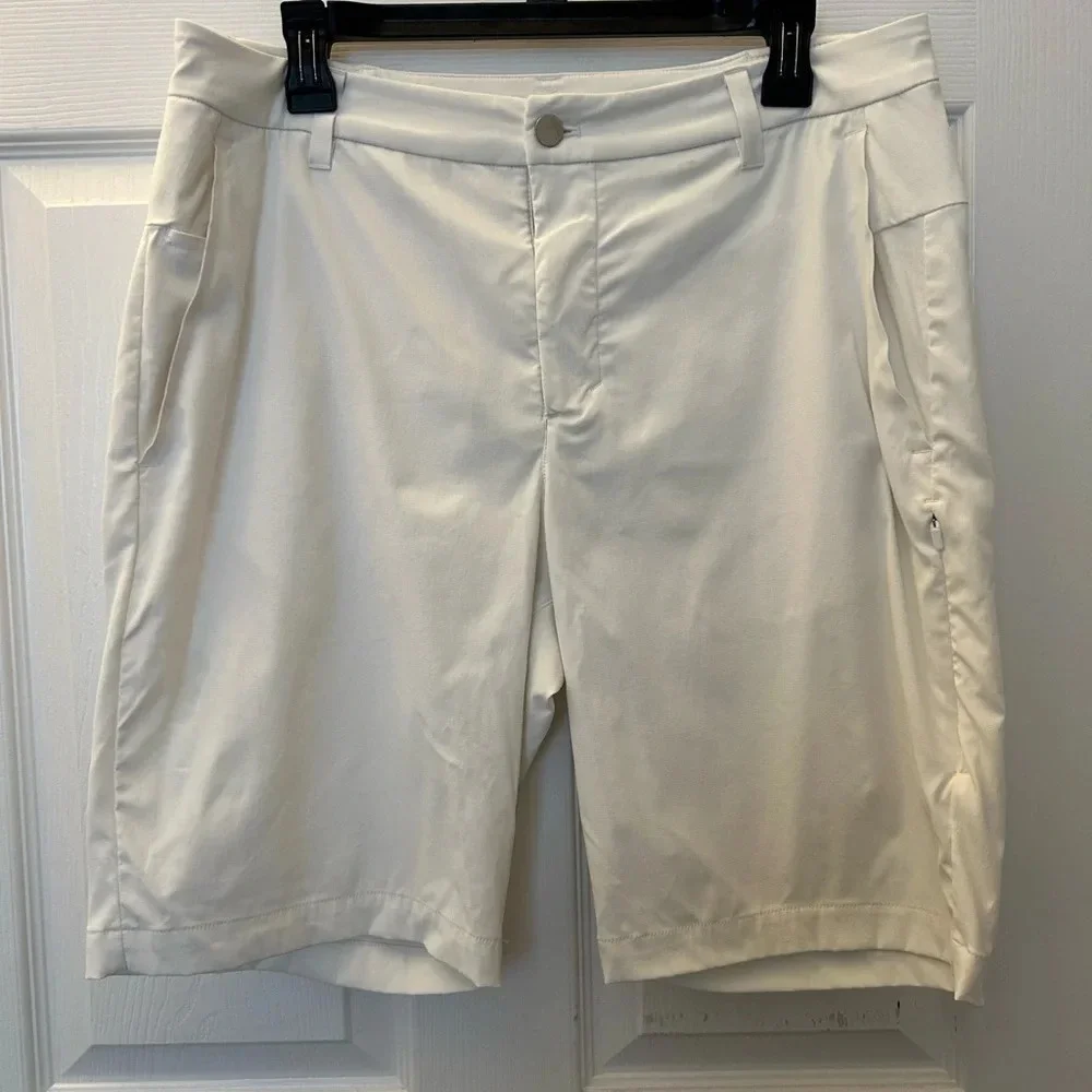 ! lululemon Commission golf Short white sz 33